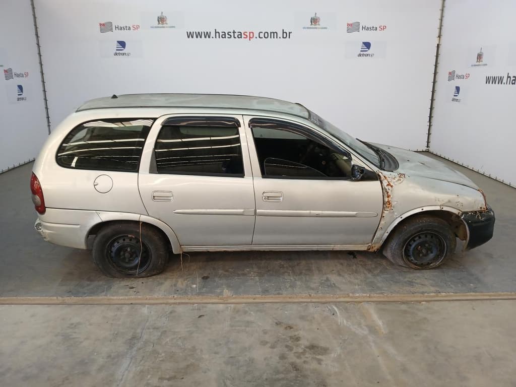 Chevrolet Corsa Super W 2001, prata