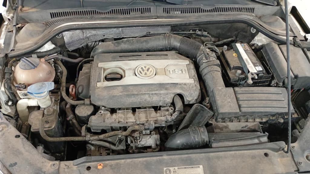 Volkswagen VW Jetta 2.0t 2013 — foto 2
