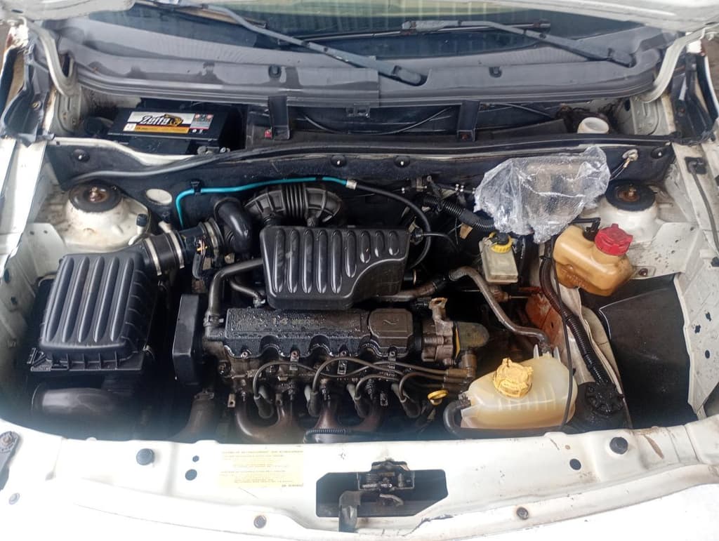 Chevrolet Montana LS 2012 — foto 3