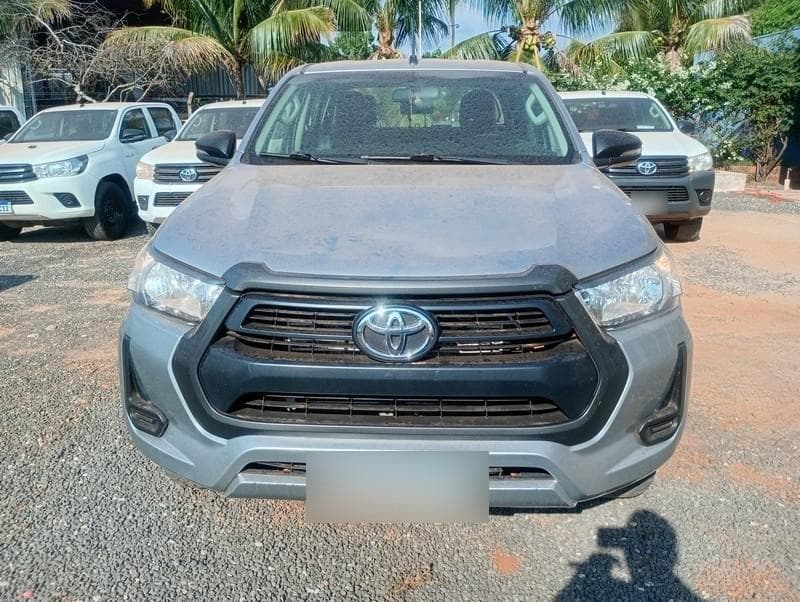 Toyota Hilux 2021 — foto 2