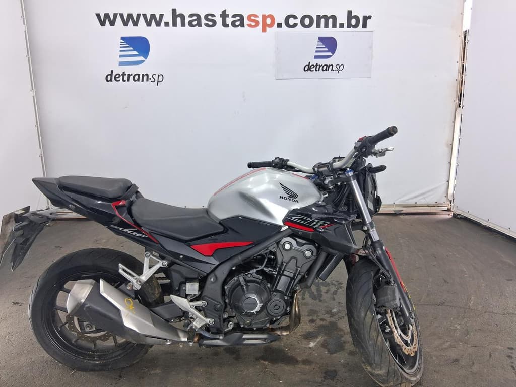 Honda CB 500f 2022, prata