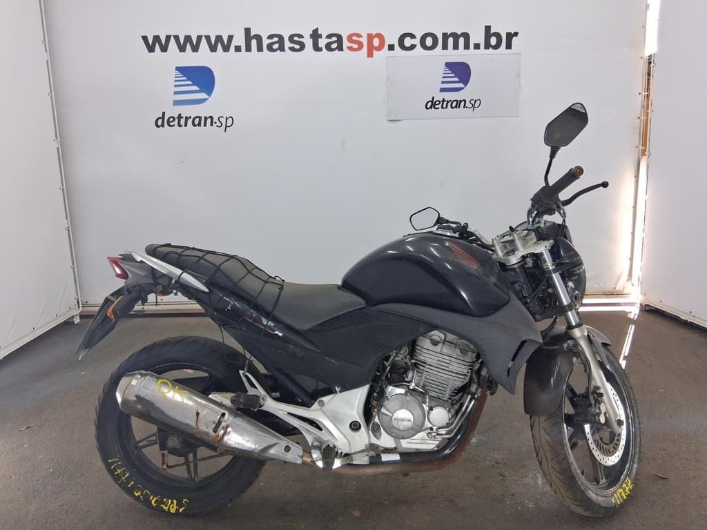 Honda CB 300r 2010, preta