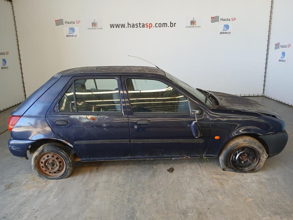 Ford Fiesta 1998 — foto 1