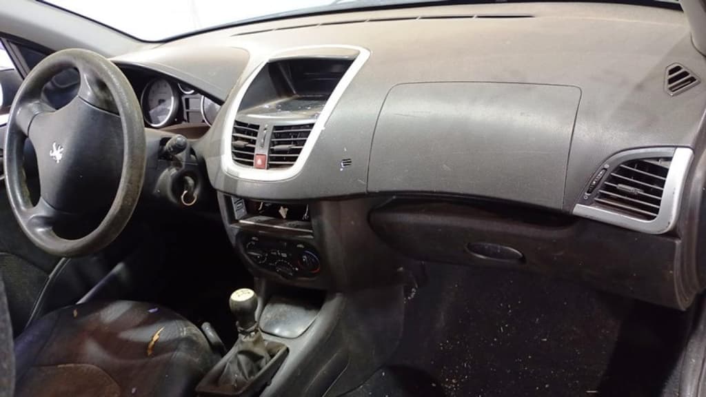 Peugeot 207hb XR S 2010 — foto 4