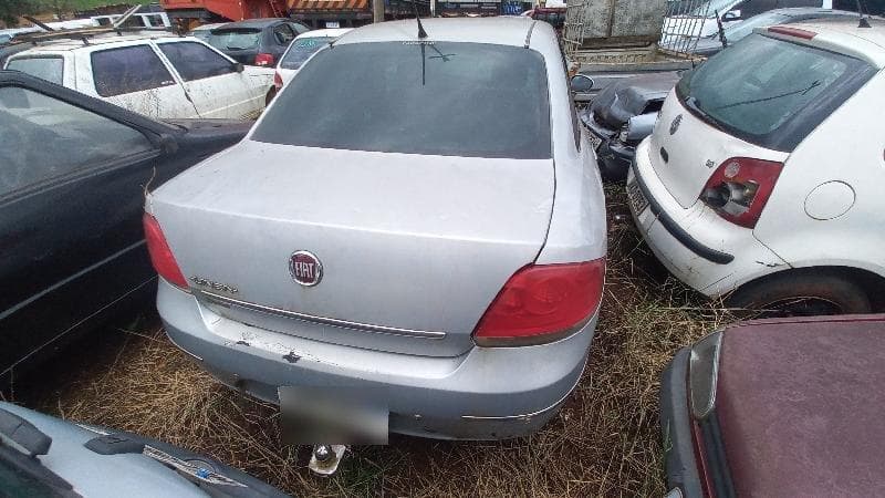 Fiat Linea 16V 2009 — foto 11