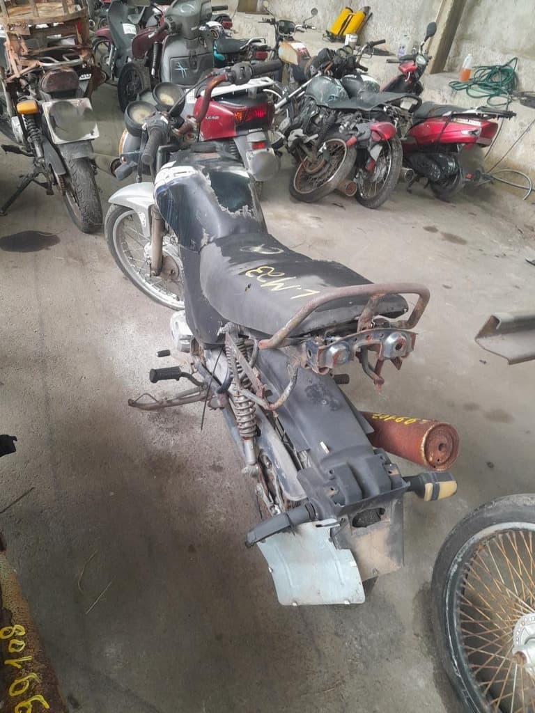 Yamaha YBR 125 2003 — foto 3