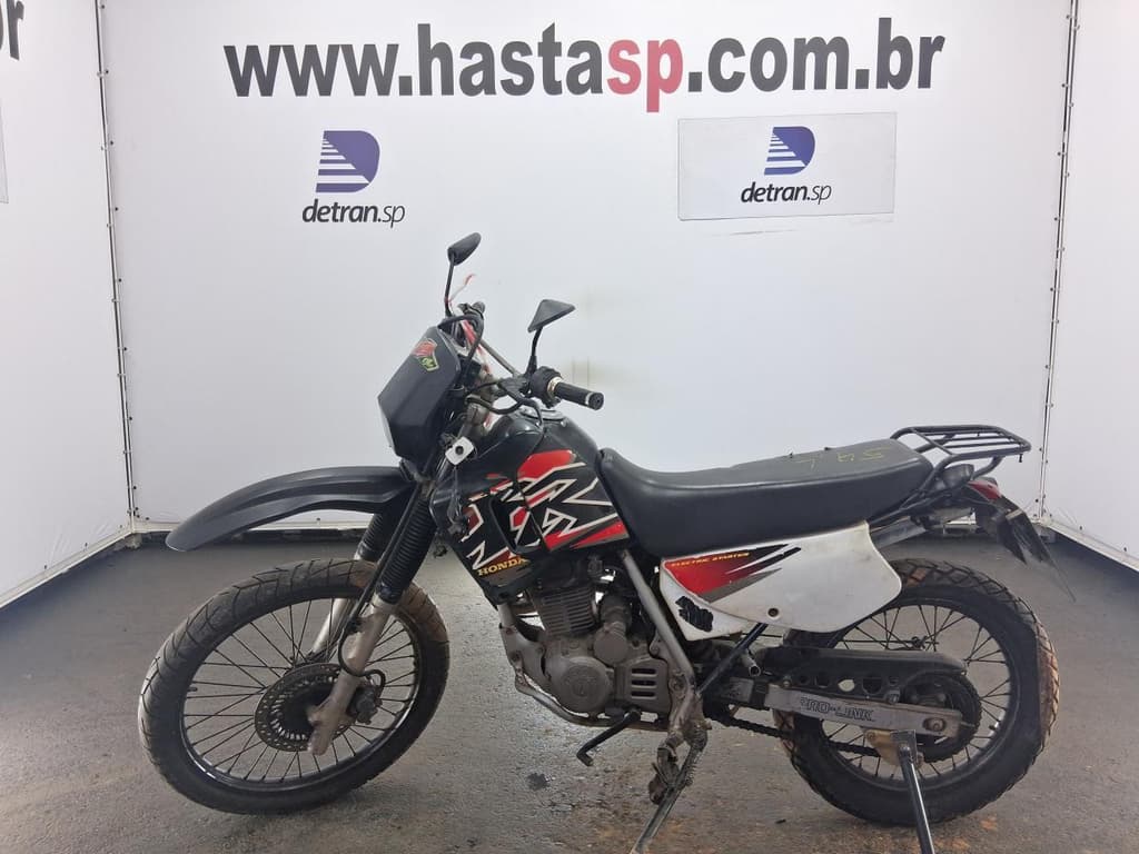 Honda XR 200r 2000, preta