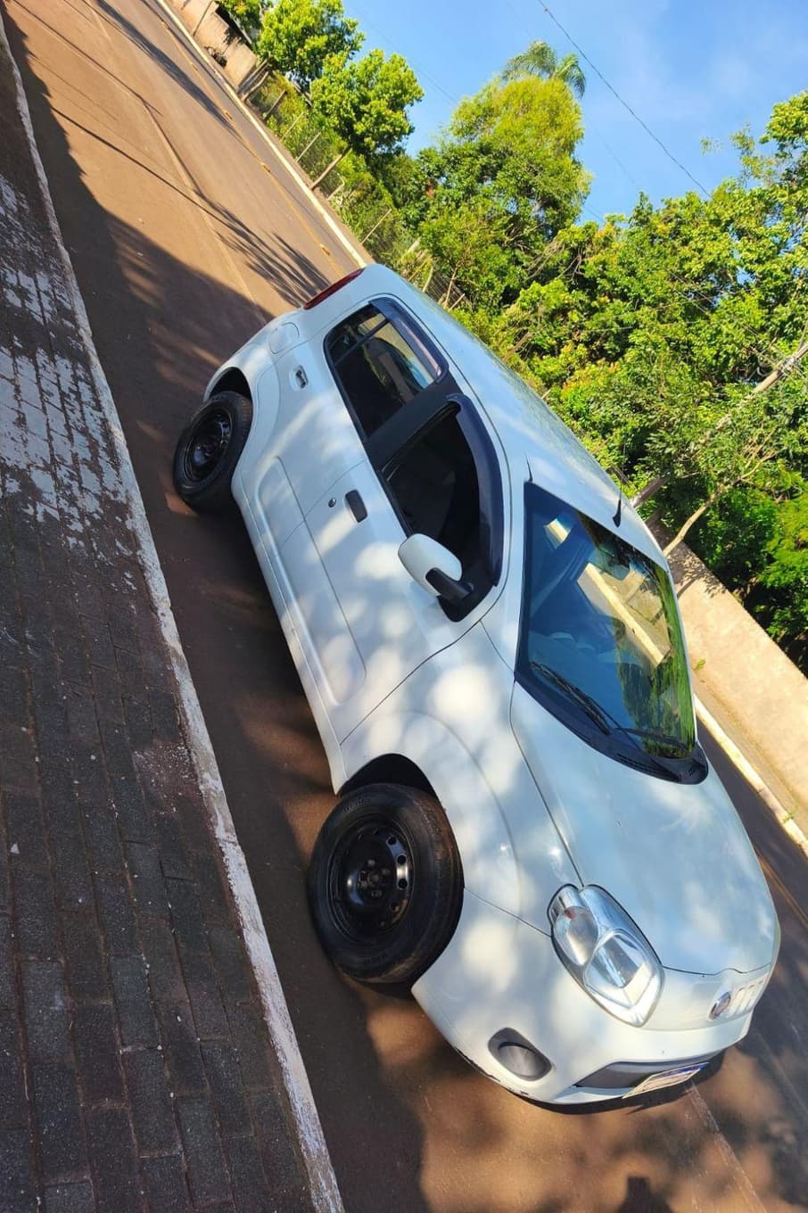 Fiat Uno 2012 — foto 3