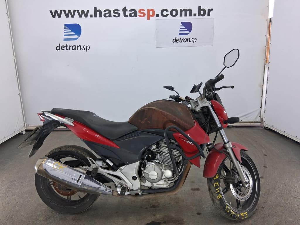 Honda CB 300 R 2014 — foto 1