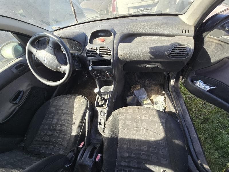 Peugeot 206 14 Presenc 2004 — foto 7