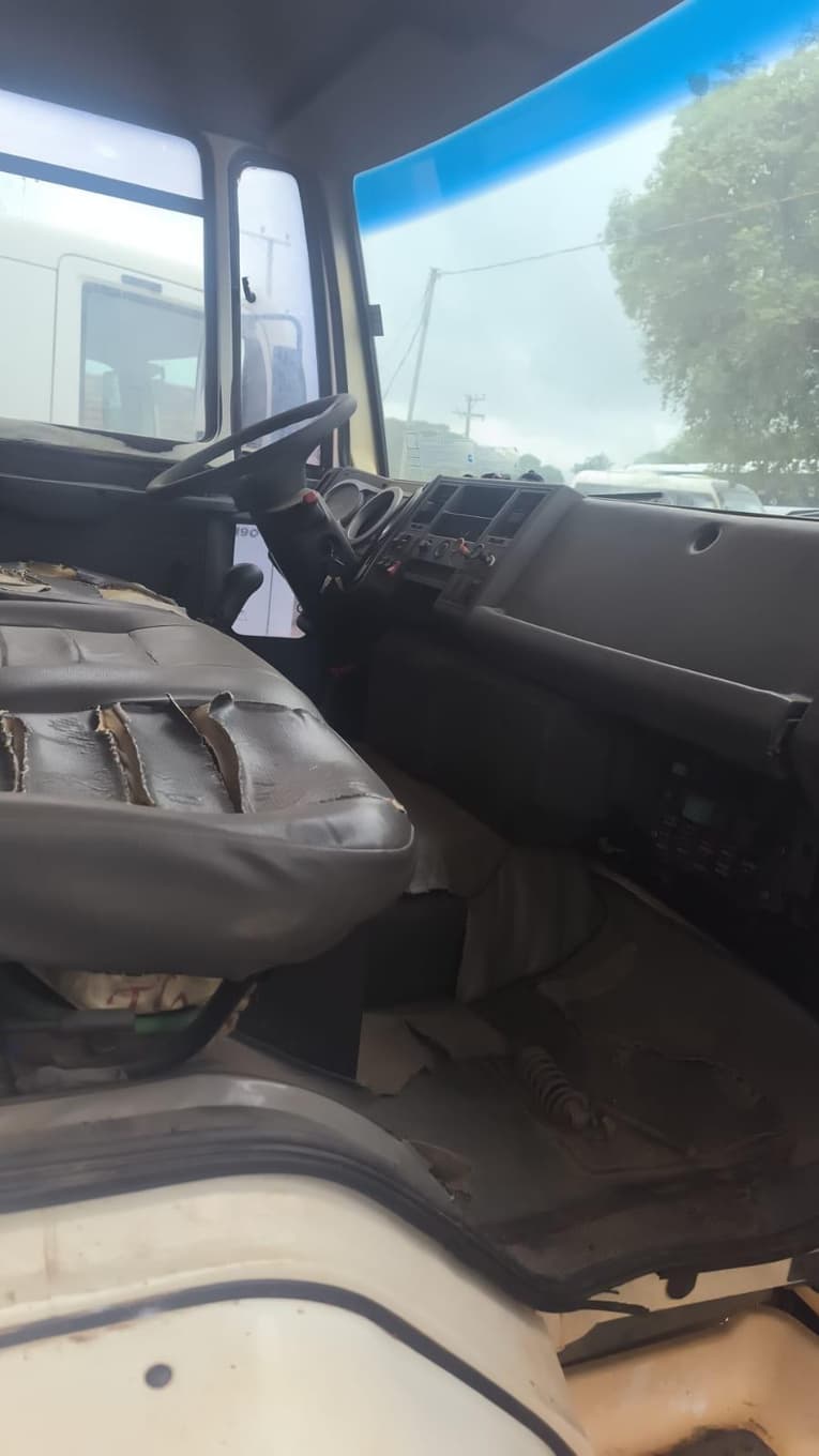 Caminhão, Ford Cargo 1317 e, 2010 — foto 5