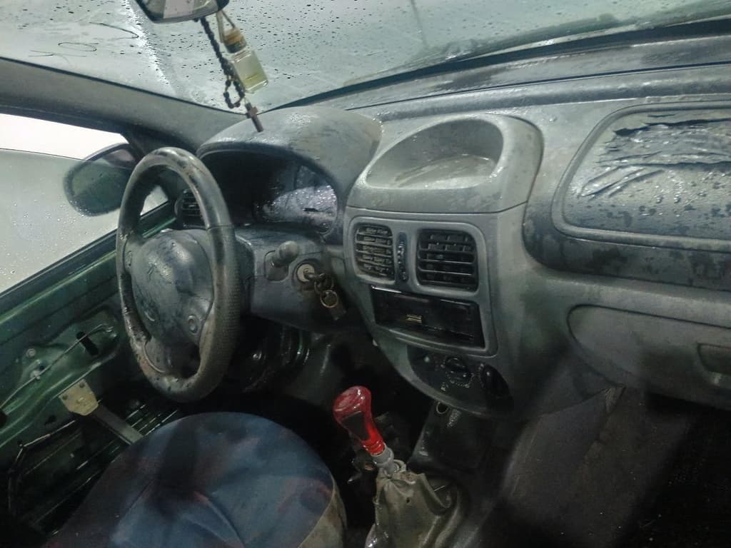Renault Clio RL 1.0 2000 — foto 4
