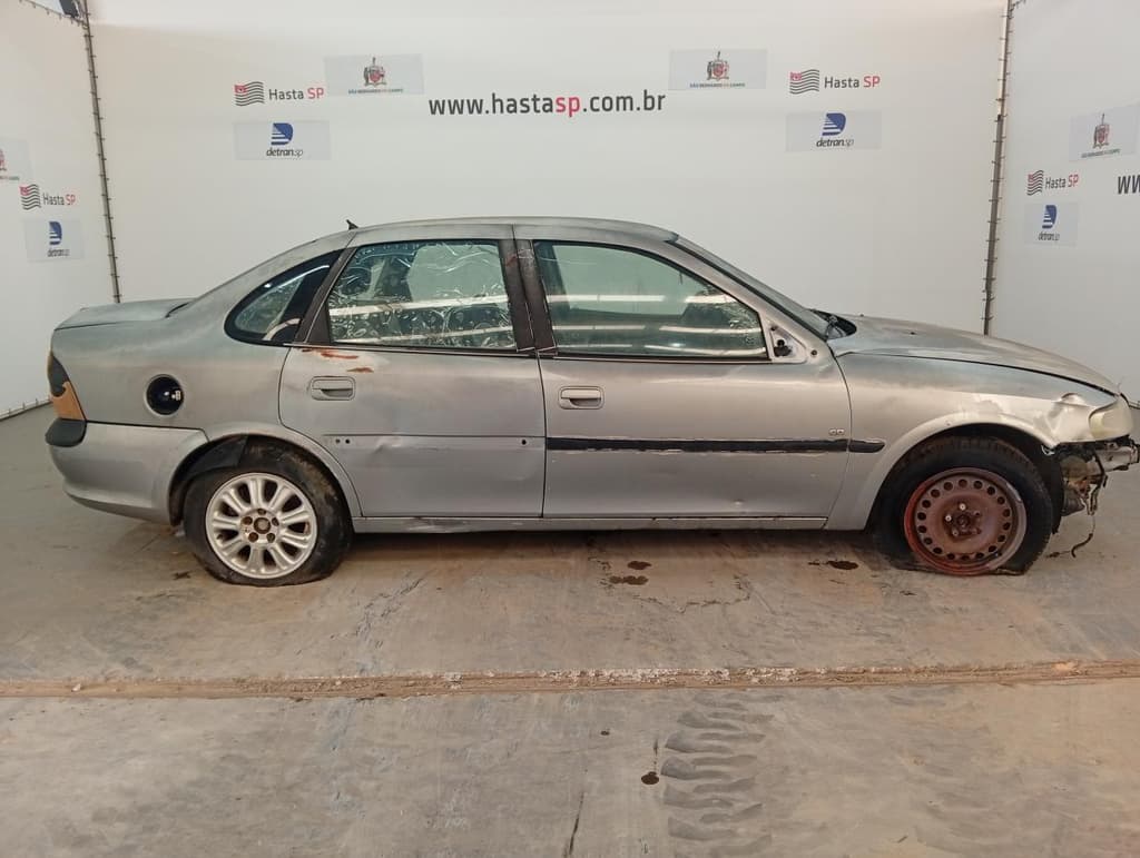 Chevrolet Vectra CD 1997, prata