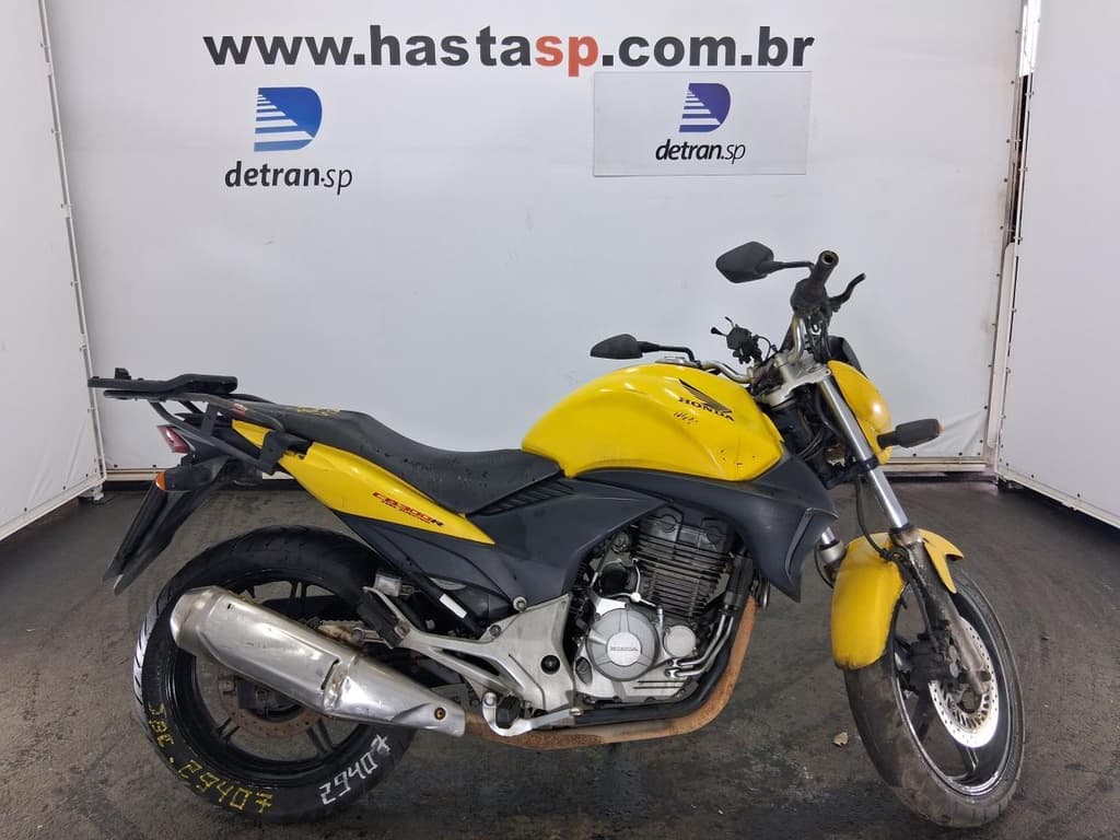Honda CB 300r 2012, amarela