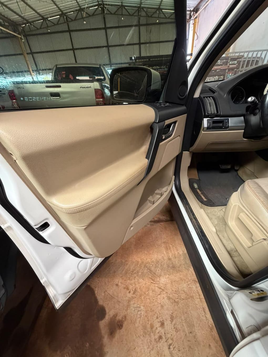 Land Rover Freelander 2 SD4 S 2013 — foto 8