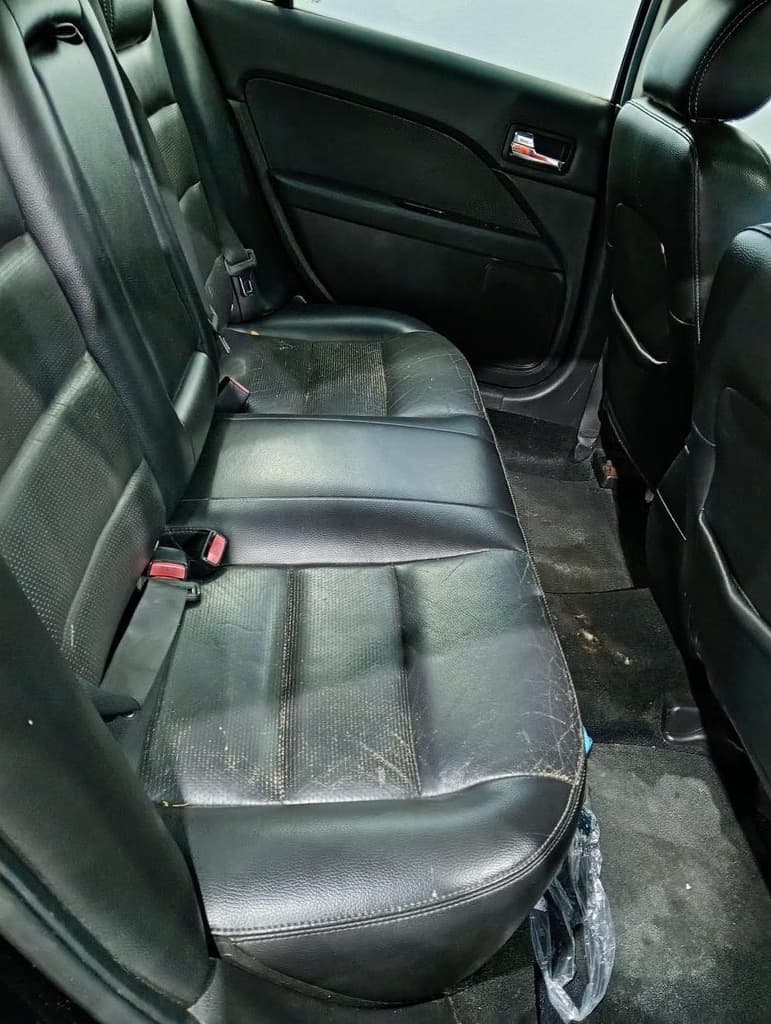 Ford Fusion 2008, preta