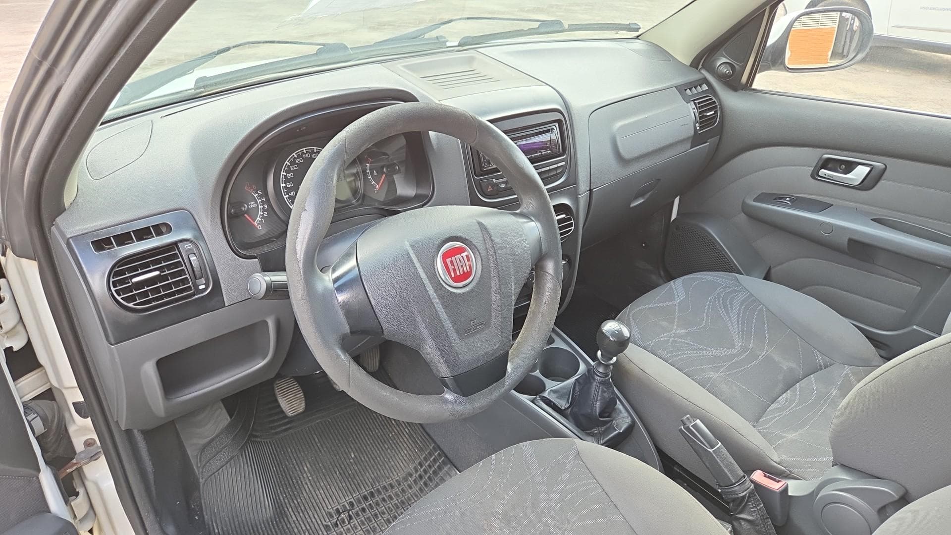 Fiat Siena EL 1.4 Flex de 2015 — foto 7