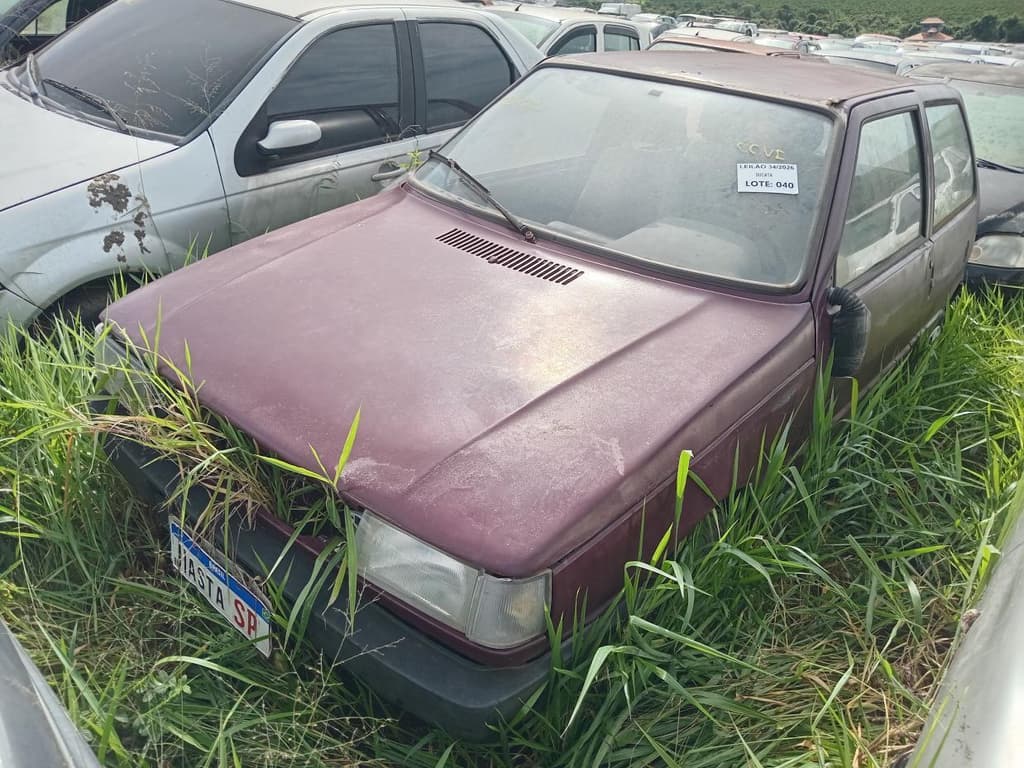 Fiat UNO Mille IE 1996, vermelha