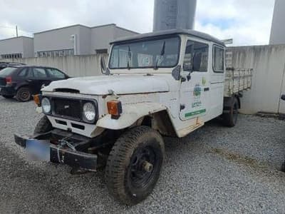 Toyota Bandeirante Ano Modelo 1984 — foto 13