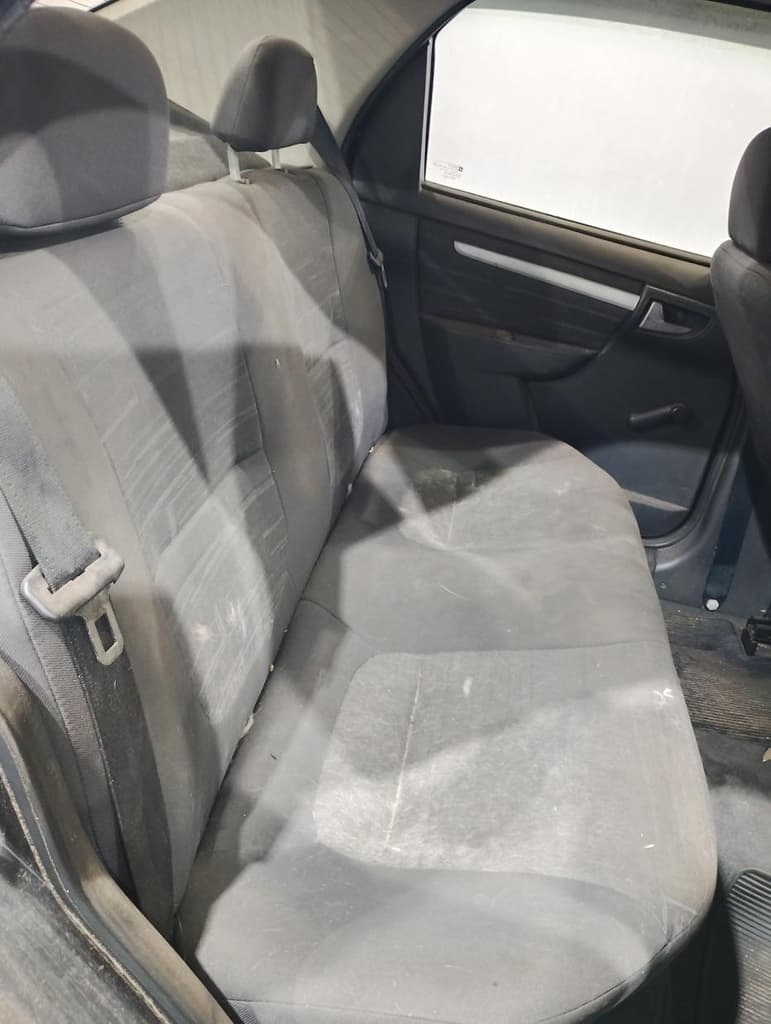 Chevrolet Prisma Maxx 2010, preta