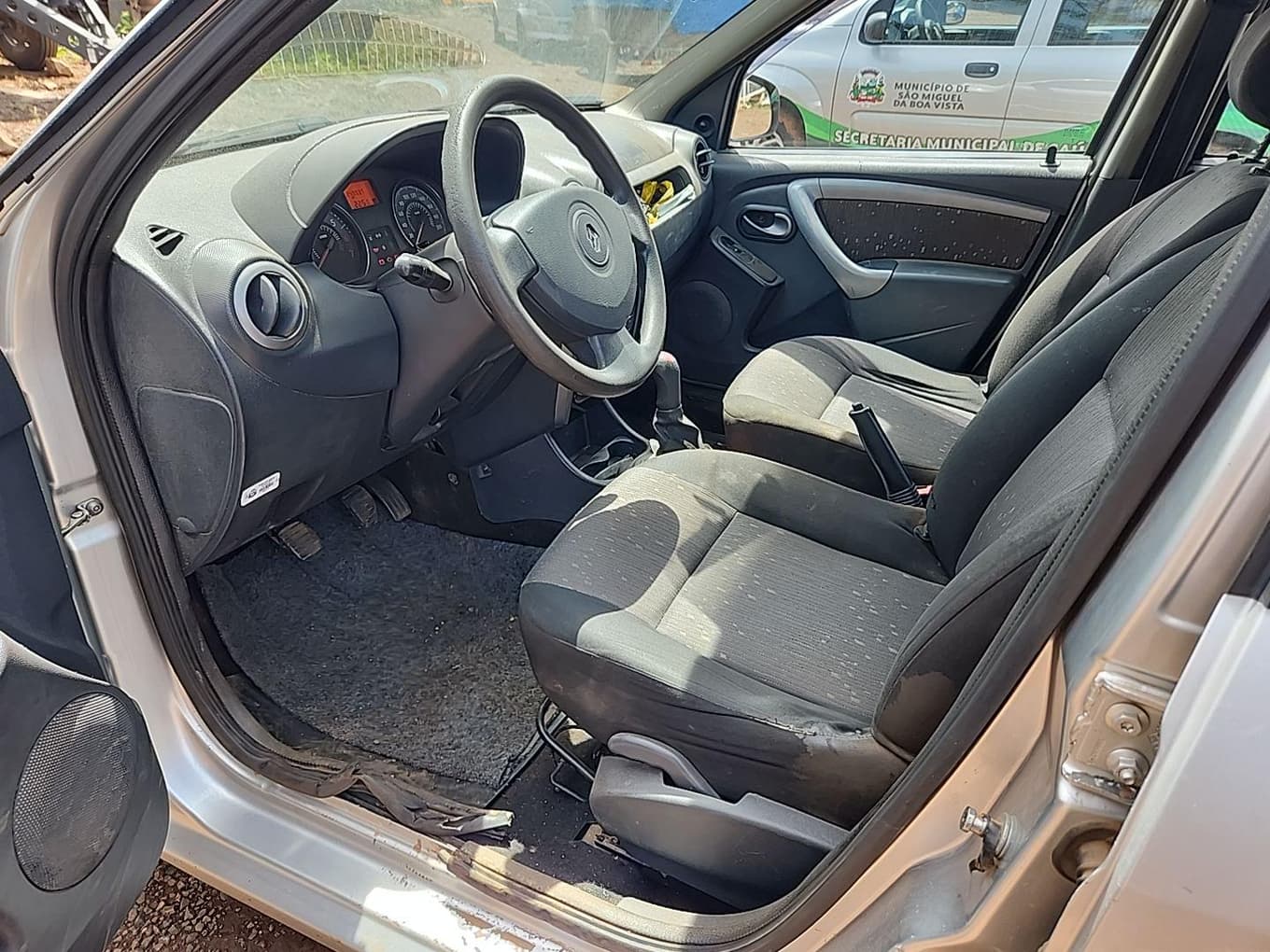 Renault Logan EXP 16 HP 2013 — foto 10