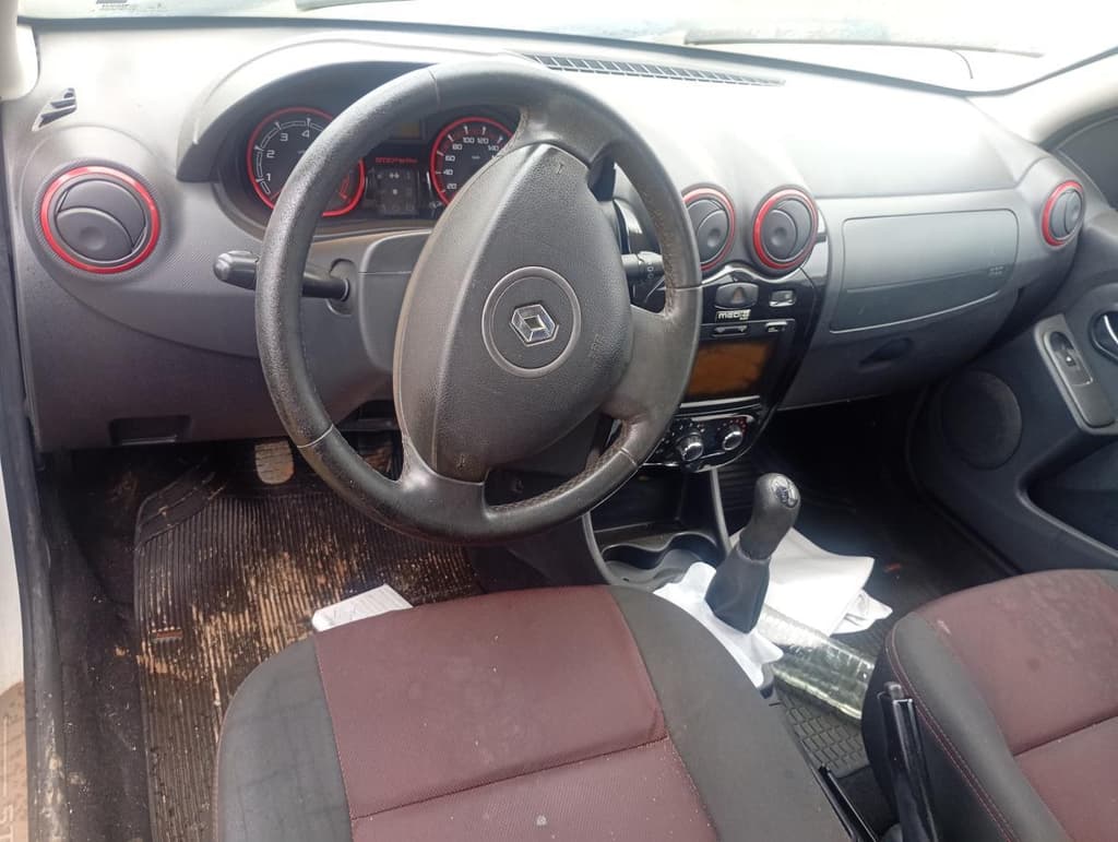 Renault Sandero STW 16hp 2014 — foto 1