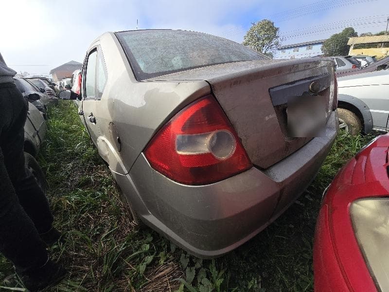Ford Fiesta Sedan 2005 — foto 18