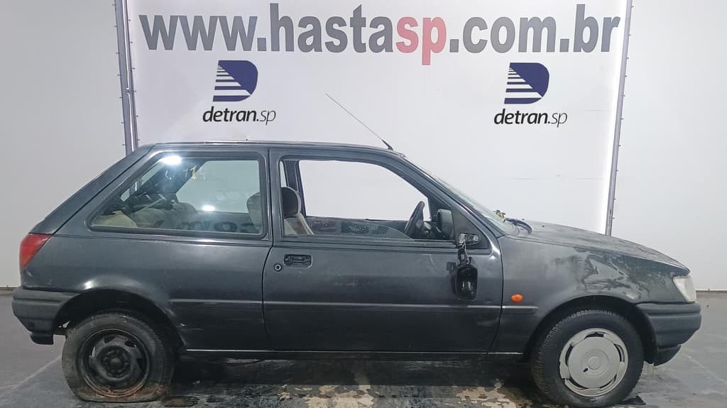 Ford Fiesta 1995 — foto 1