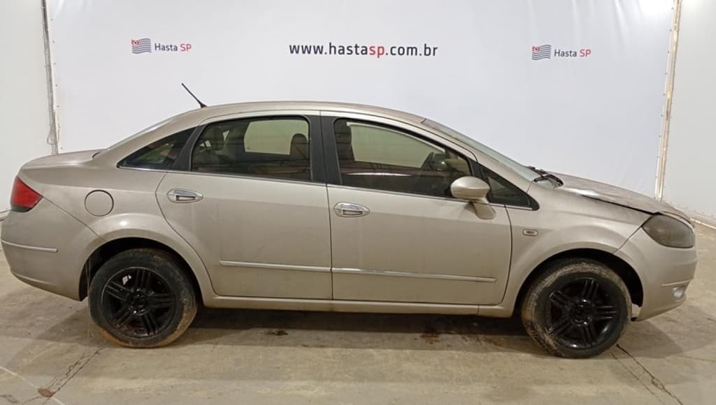 Fiat Linea HLX 1.8 2011, bege