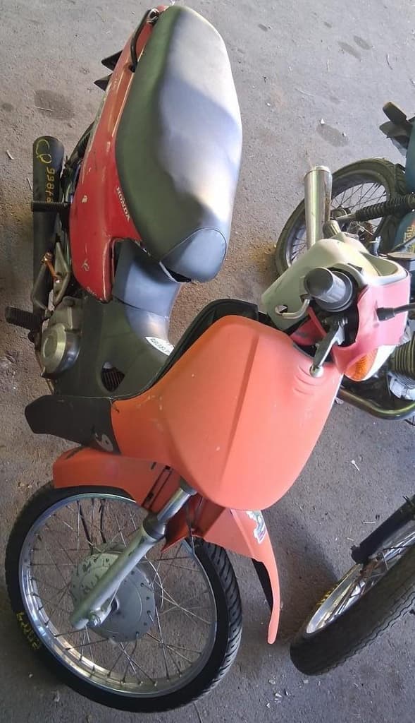 Honda C-100 BIZ 1998