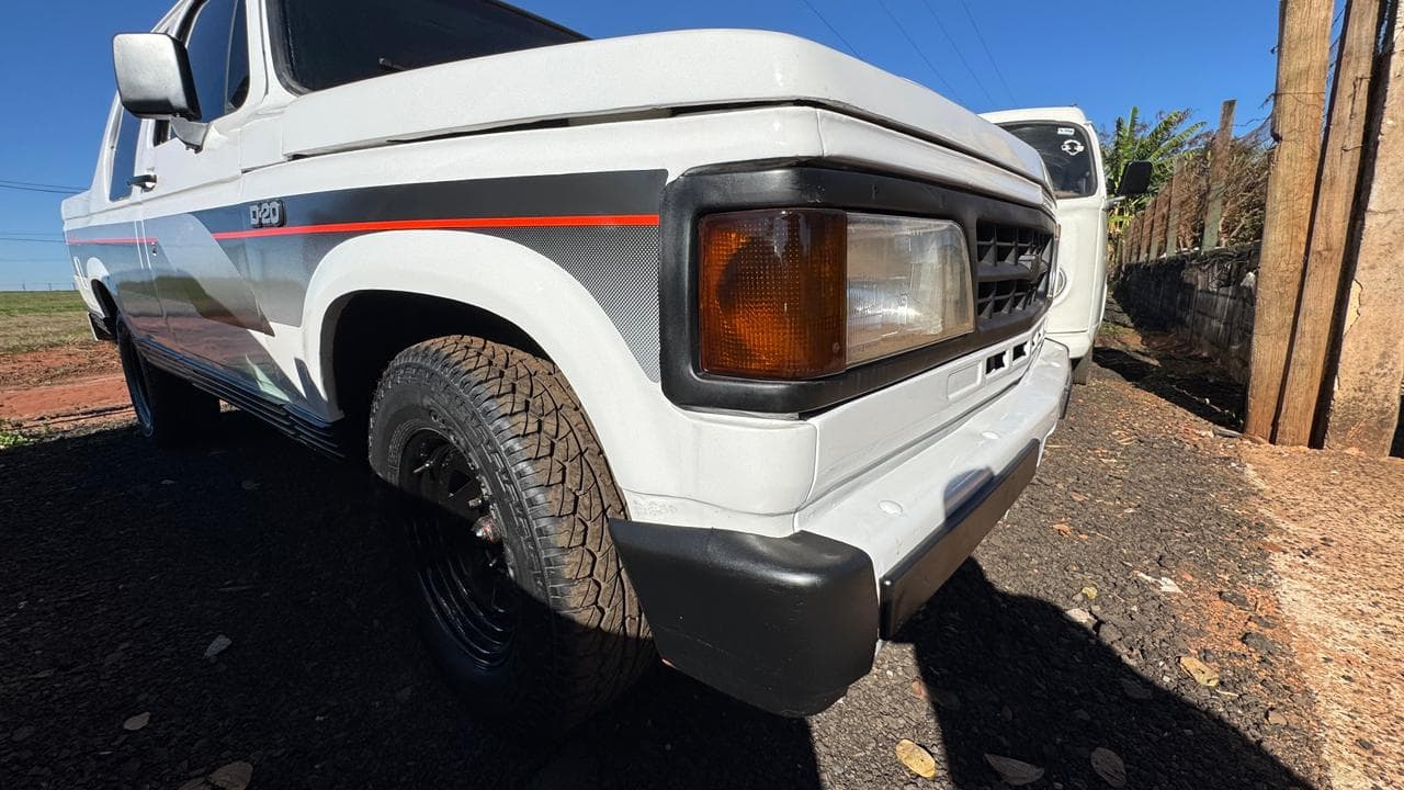 Chevrolet D20 1988 — foto 13