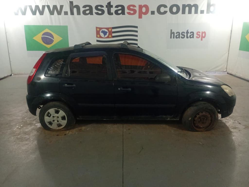 Ford Fiesta 2006 — foto 1