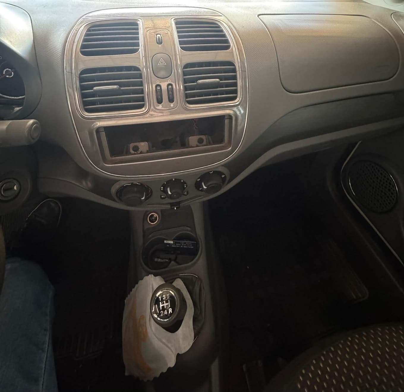 Fiat Siena Essence 1.6 - 2014 — foto 11