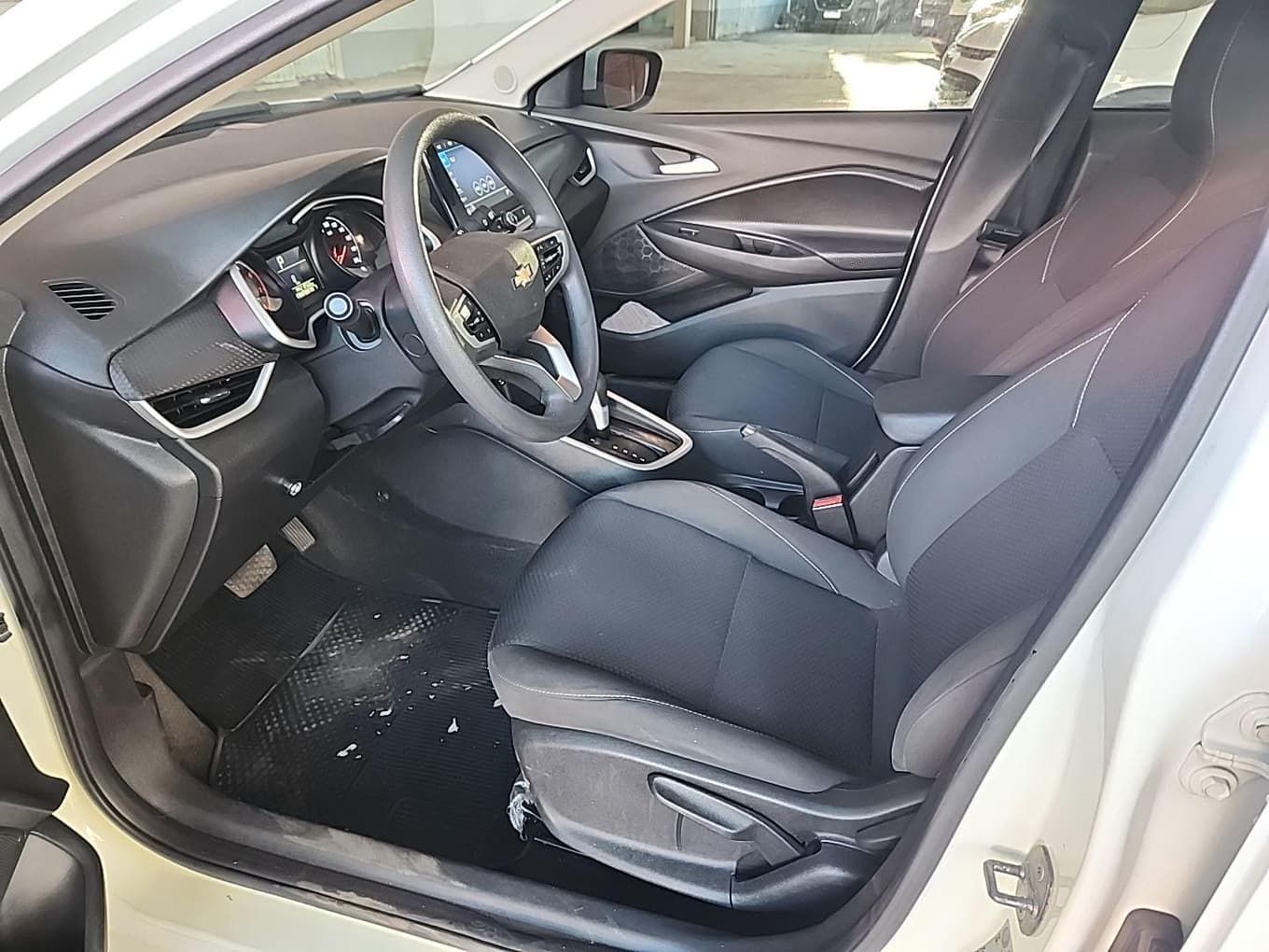 Chevrolet Onix Plus 10tat LT1 2023 — foto 9