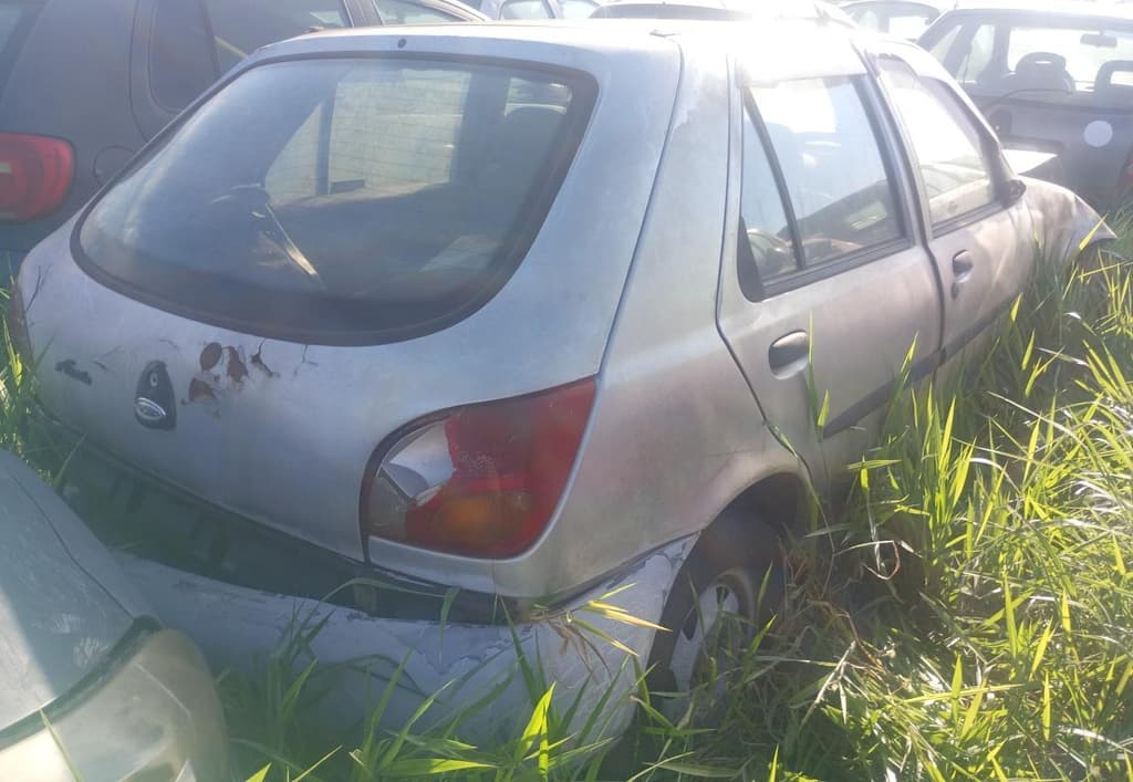 Ford Fiesta 1997, prata