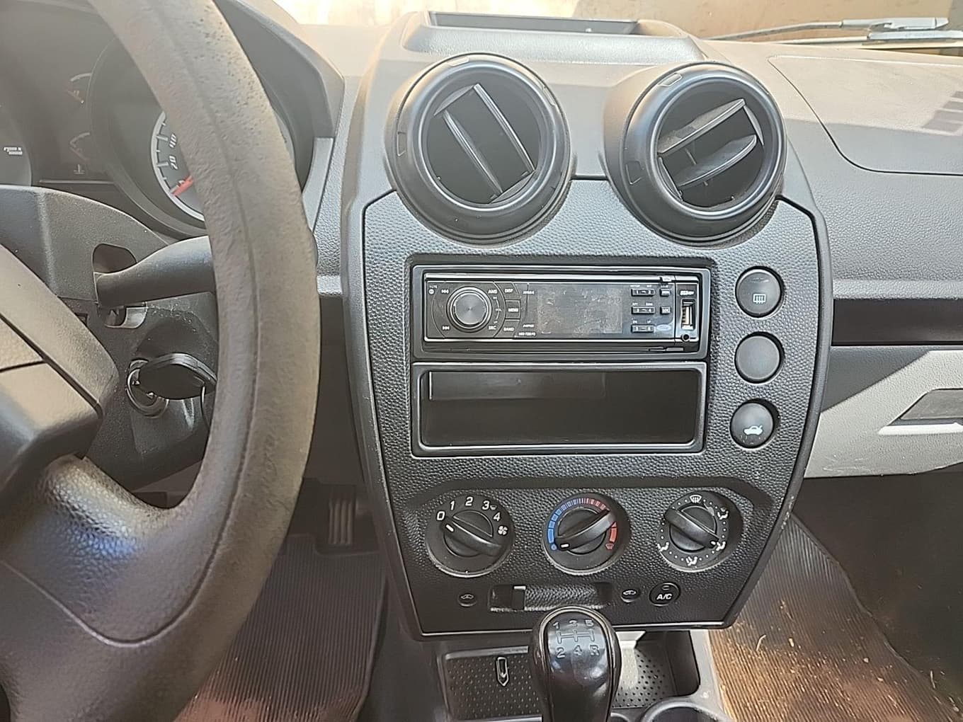 Ford Fiesta Sedan 1.6 Flex 2012 — foto 2
