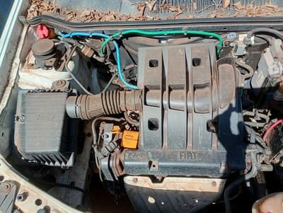Fiat Strada 2010 — foto 17