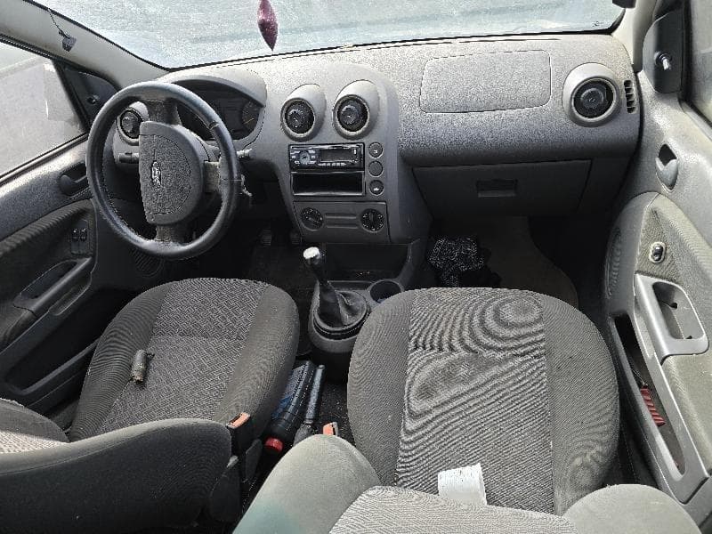 Ford Fiesta Sedan 2005 — foto 9