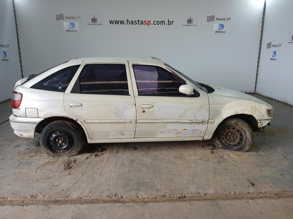 Volkswagen Pointer 1.8i 1996, branca
