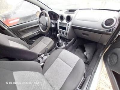 Ford Fiesta 2010 — foto 7