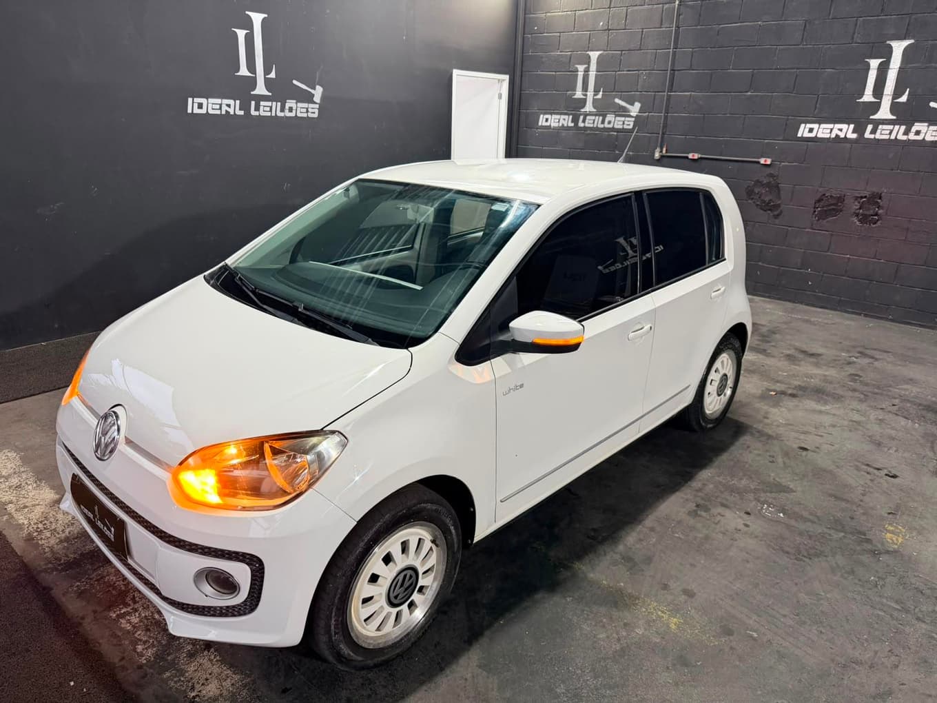 Volkswagen Up! Black White/red 1.0 2015 — foto 13