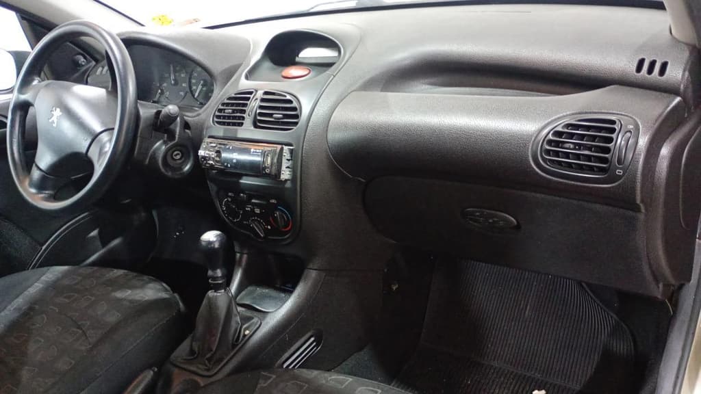 Peugeot 206 14 Presenc 2004 — foto 5