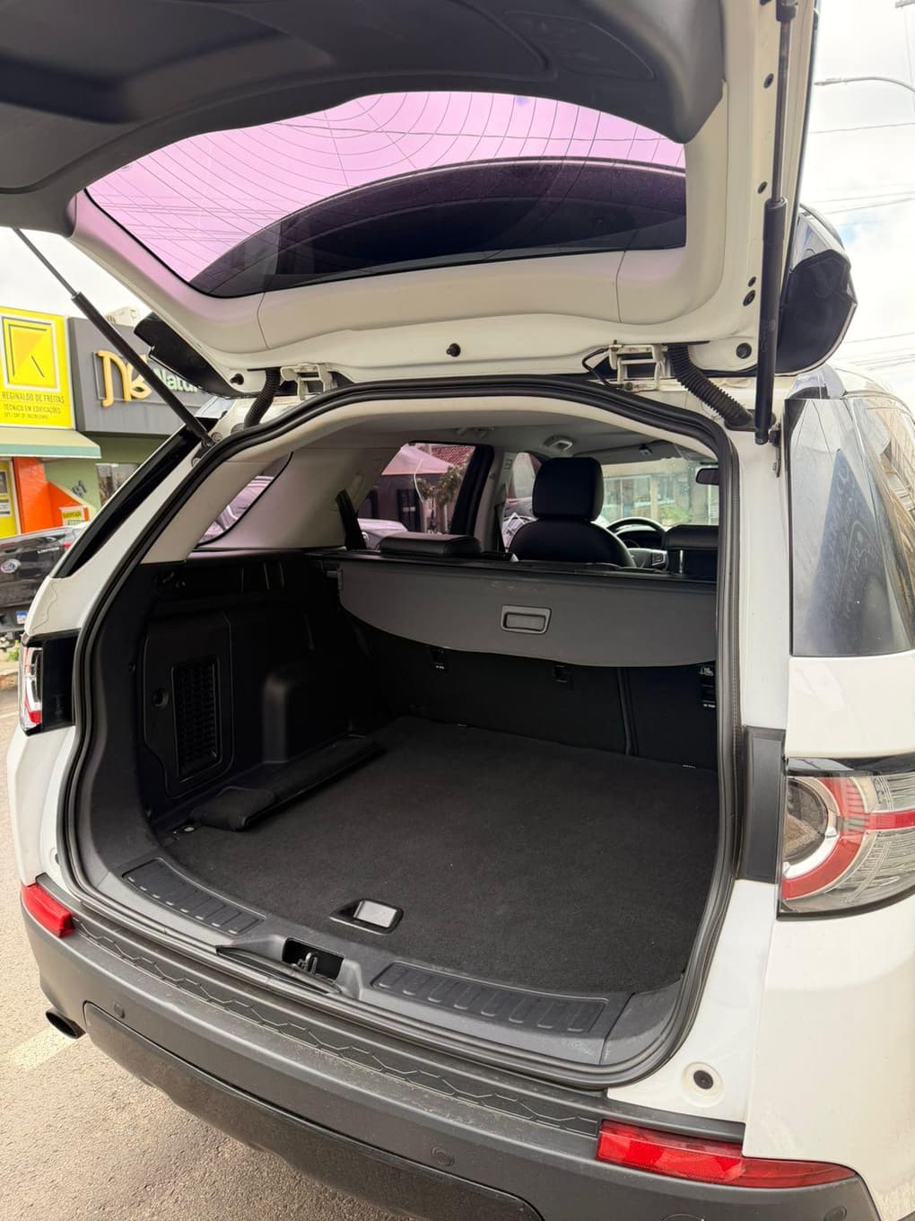 Land Rover Discovery 2019 — foto 14