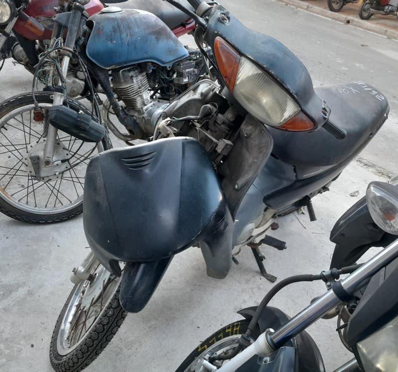 Honda C-100 BIZ 2004 — foto 2