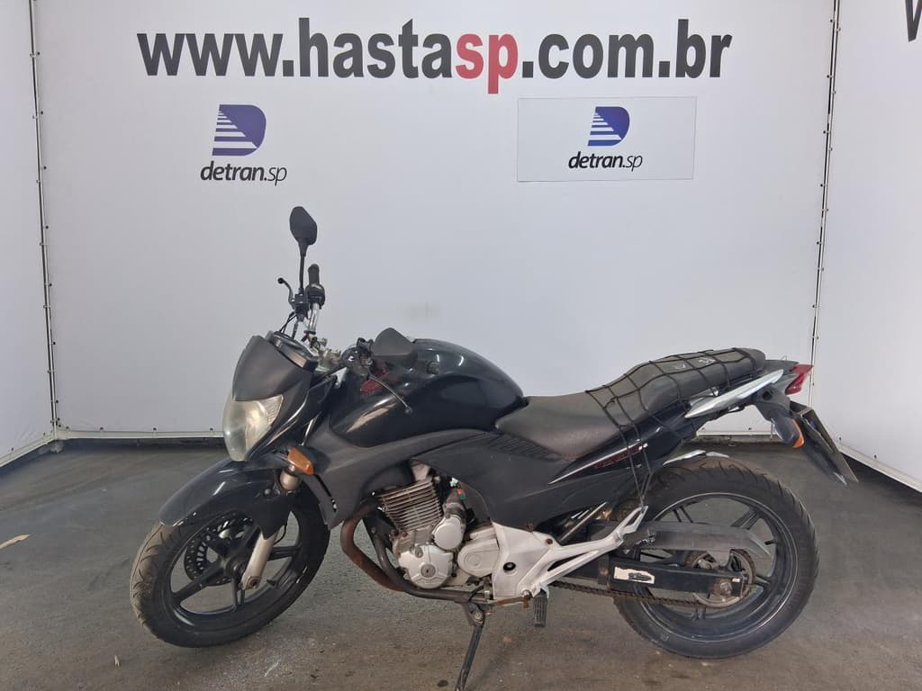 Honda CB 300r 2010 — foto 2