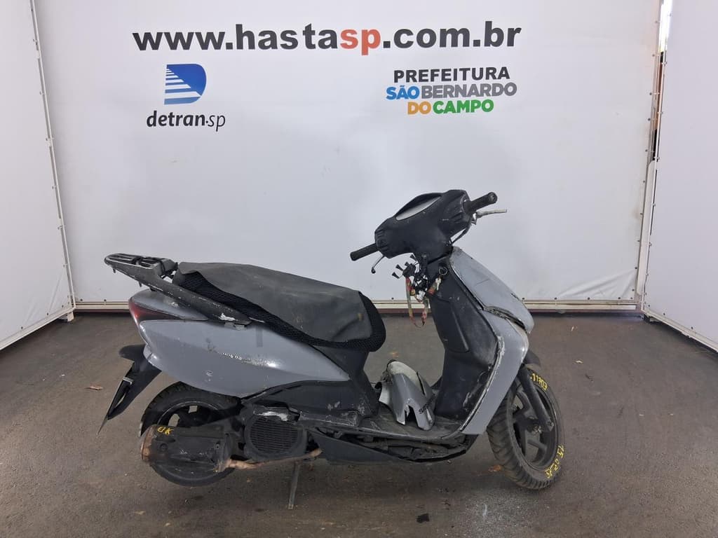 Honda Lead 110 2010, cinza