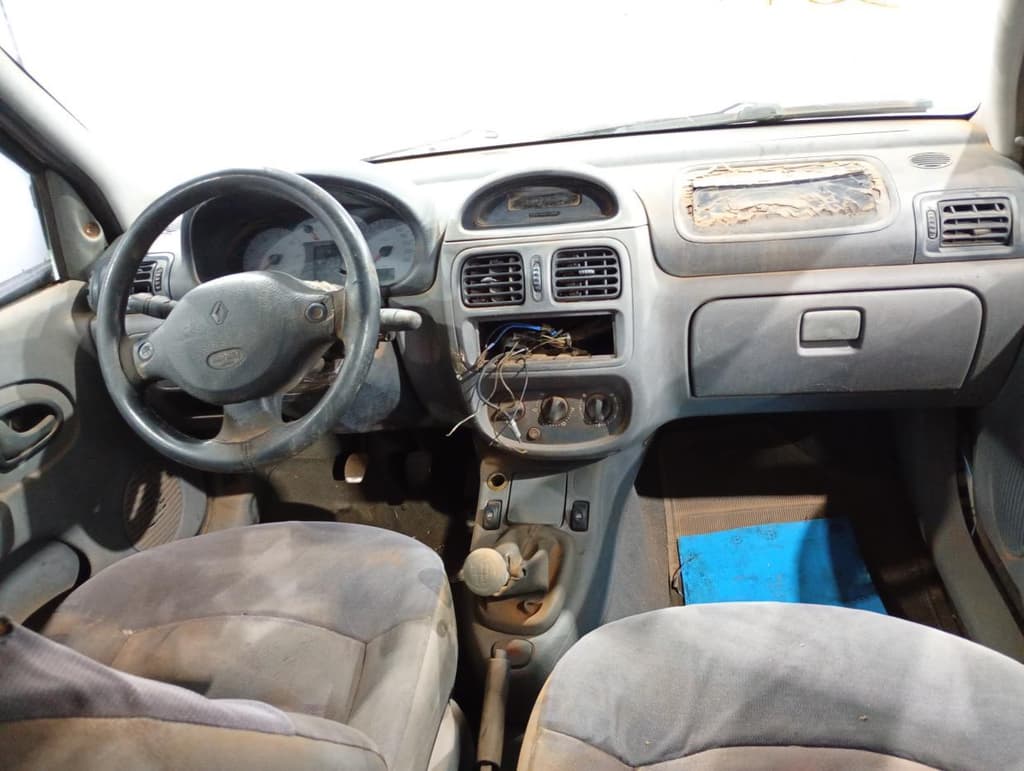 Renault Clio RL 1.0 2002 — foto 5