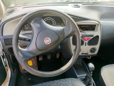 Fiat Strada 2010 — foto 12