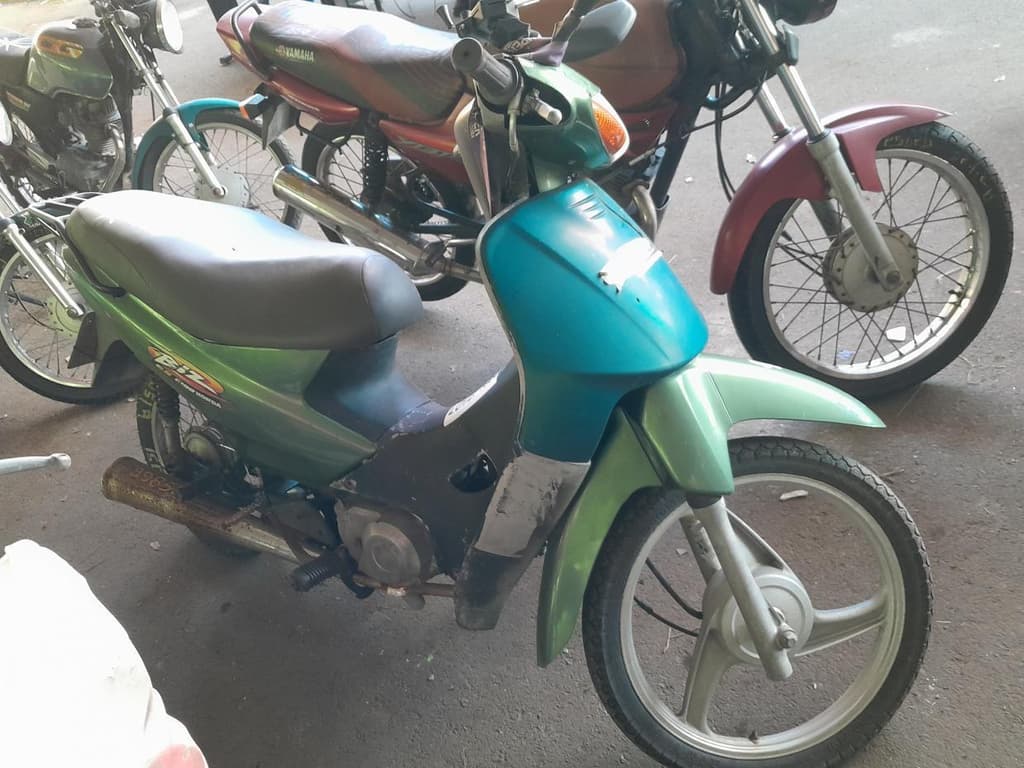 Honda C-100 BIZ 2001
