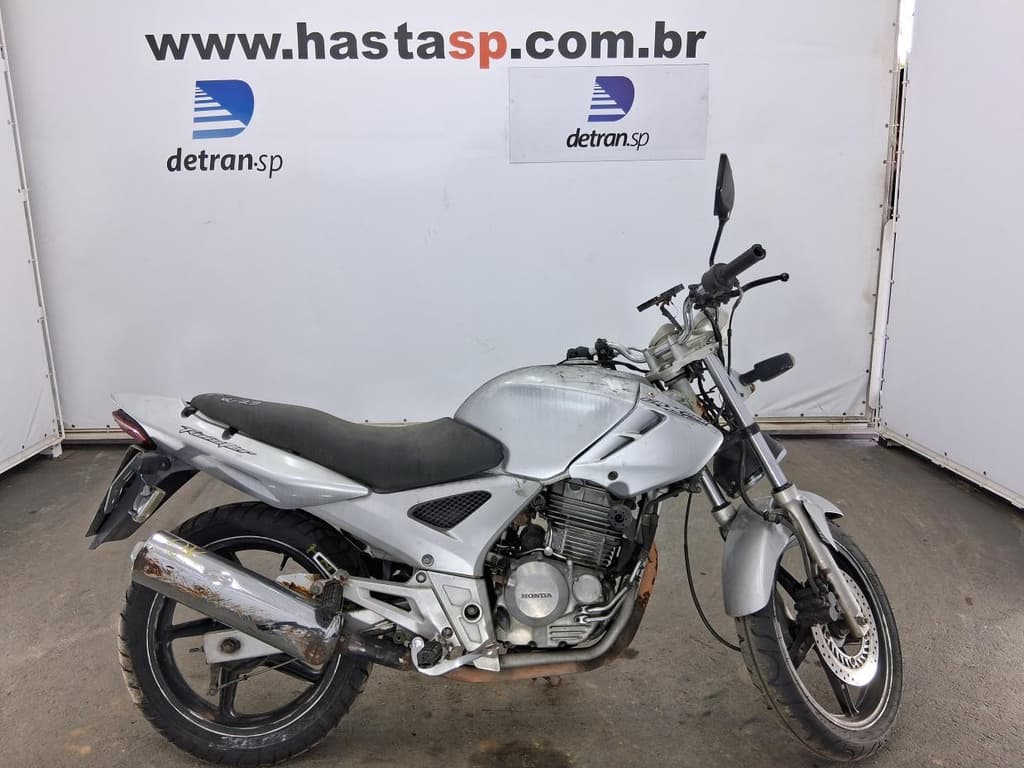 Honda CBX 250 Twister 2006, prata